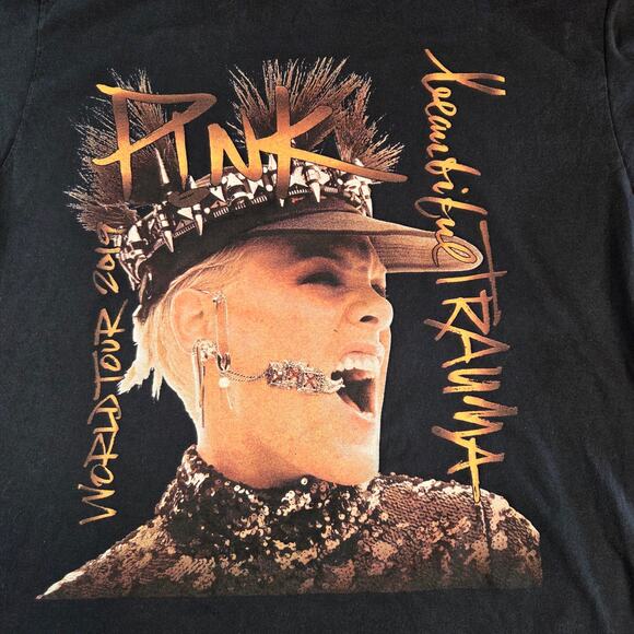 Pink Beautiful Trauma World Tour 2019 Concert Tee Shirt Band T-Shirt L - Picture 2 of 9